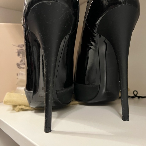 EUC BURBERRY Rubber Tip Zip High Heel Black Patent Booties box EU 39.5 - Picture 6 of 10